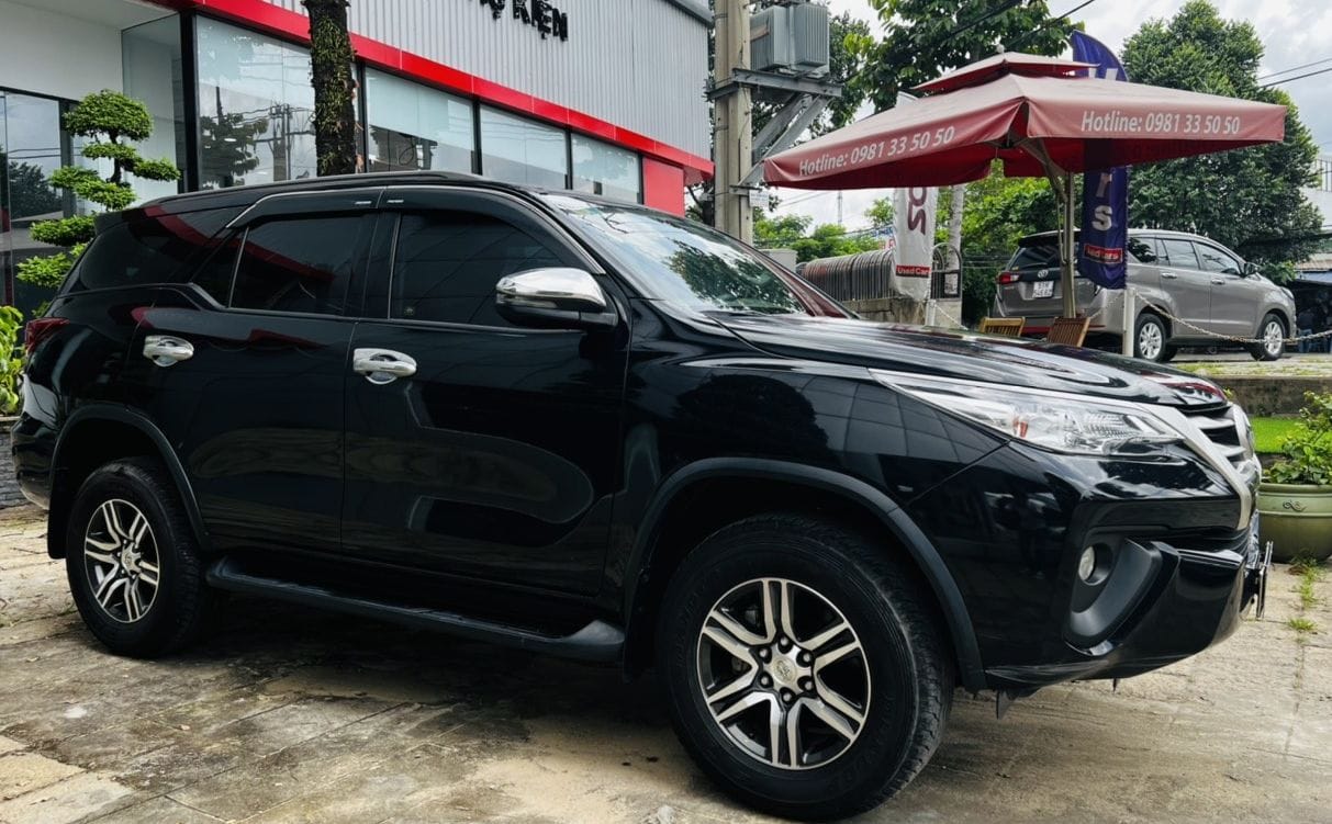 Toyota Fortuner  51670429432